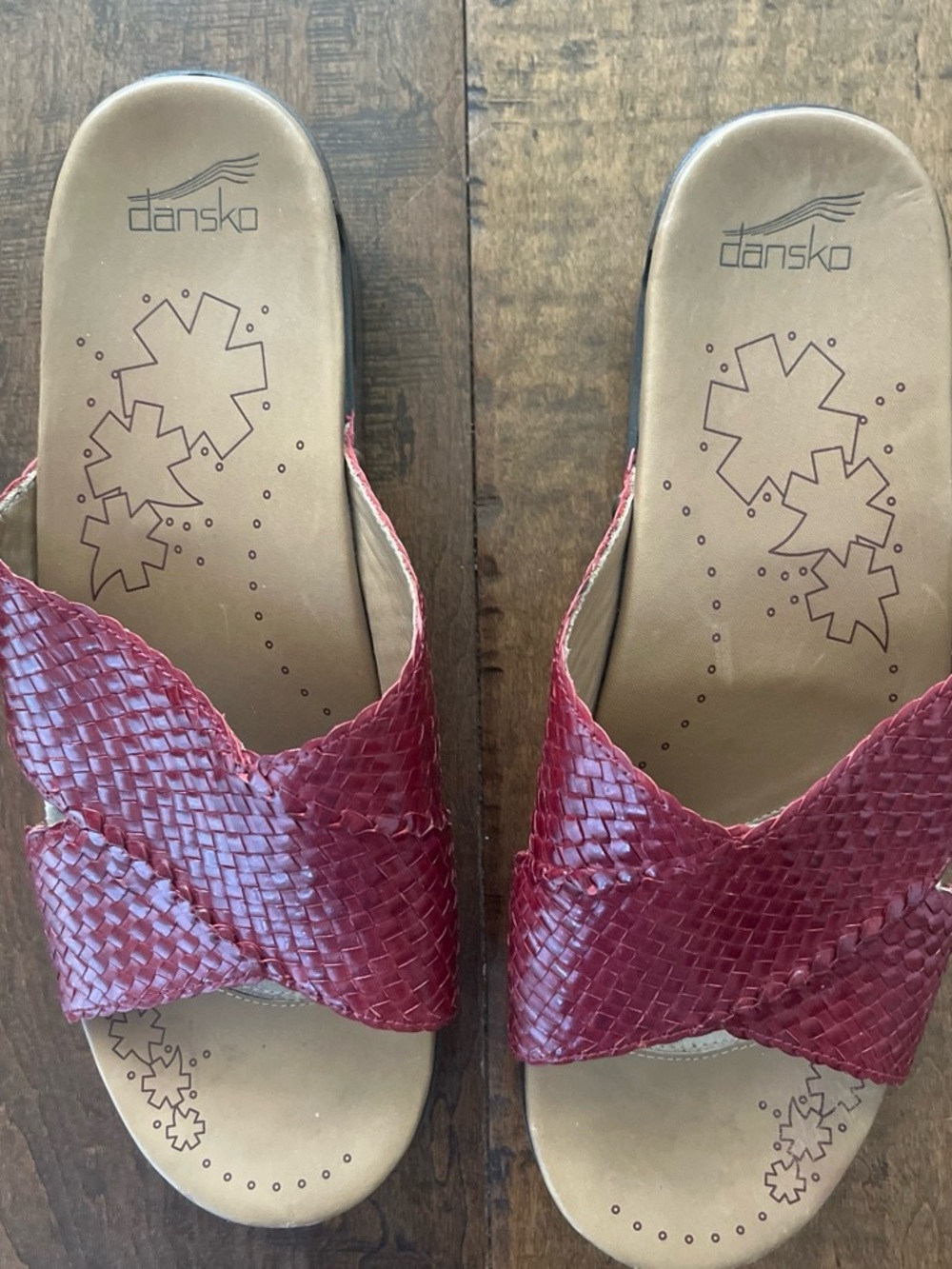 Dansko Mila burgundy red leather platform clog sandals - Picture 4 of 6